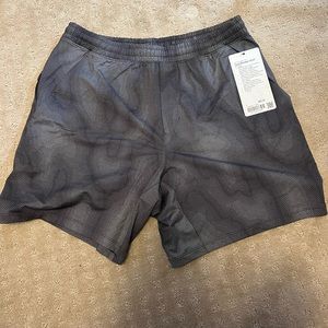 NWT lululemon linerless pace breaker shorts 7”